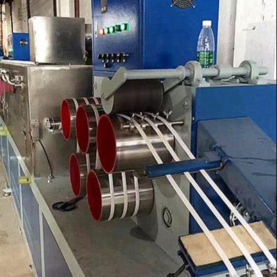 Η πλαστική συσκευασία PP δένει τη γραμμή 90kg εξώθησης ζωνών/τη μηχανή εξώθησης πολυεστέρα Χ