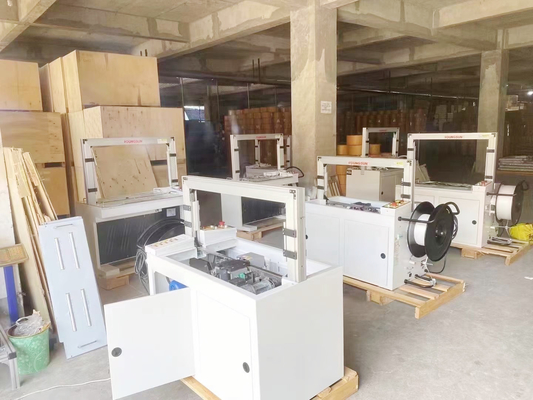 Χαρτοκιβωτίων κιβωτίων 350W ημι αυτόματη δεσίματος μηχανών 60KG μηχανή δεσίματος έντασης ημιαυτόματη για το πλαστικό λουρί PP