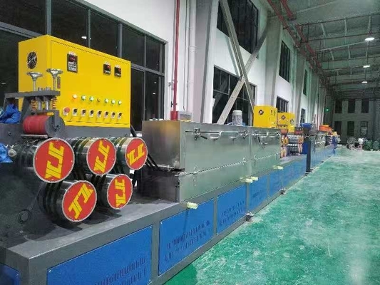 Έκδοση 3 ταινίες Η γραμμή παραγωγής ταινιών ταινίας PET Κινέζικα Αγγλικά Σύστημα ελέγχου PLC Υψηλής απόδοσης Εξώθηση ταινιών PET