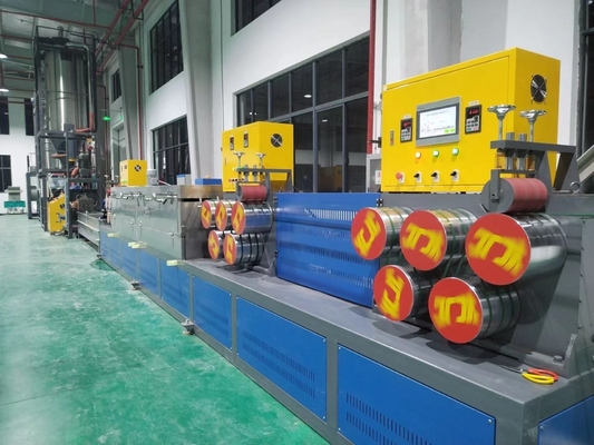 Μηχανή κατασκευής πλαστικών ταινιών PET 450KG / H Φιαλίδια μπουκαλιών Υλικό με πλάτος ταινίας 9-32mm